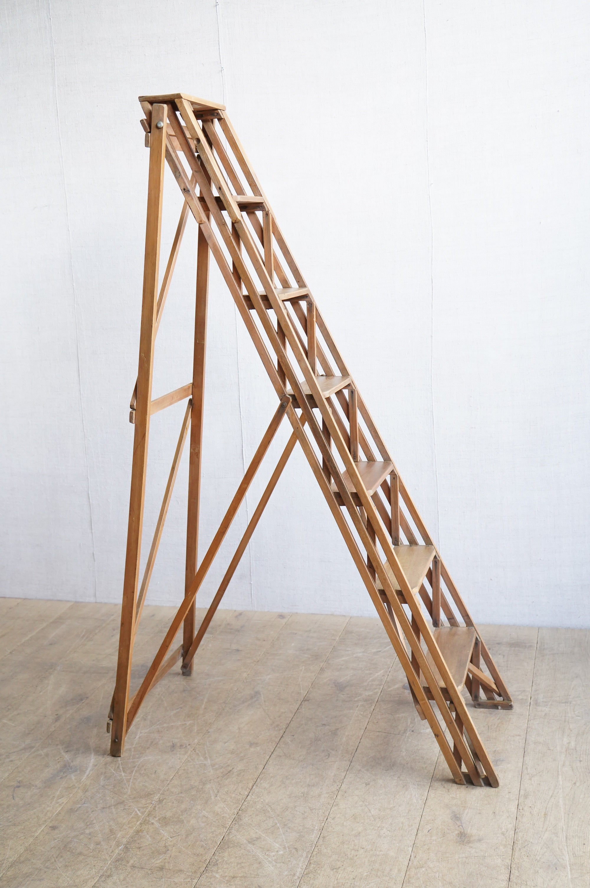 Wooden Lattice Ladder