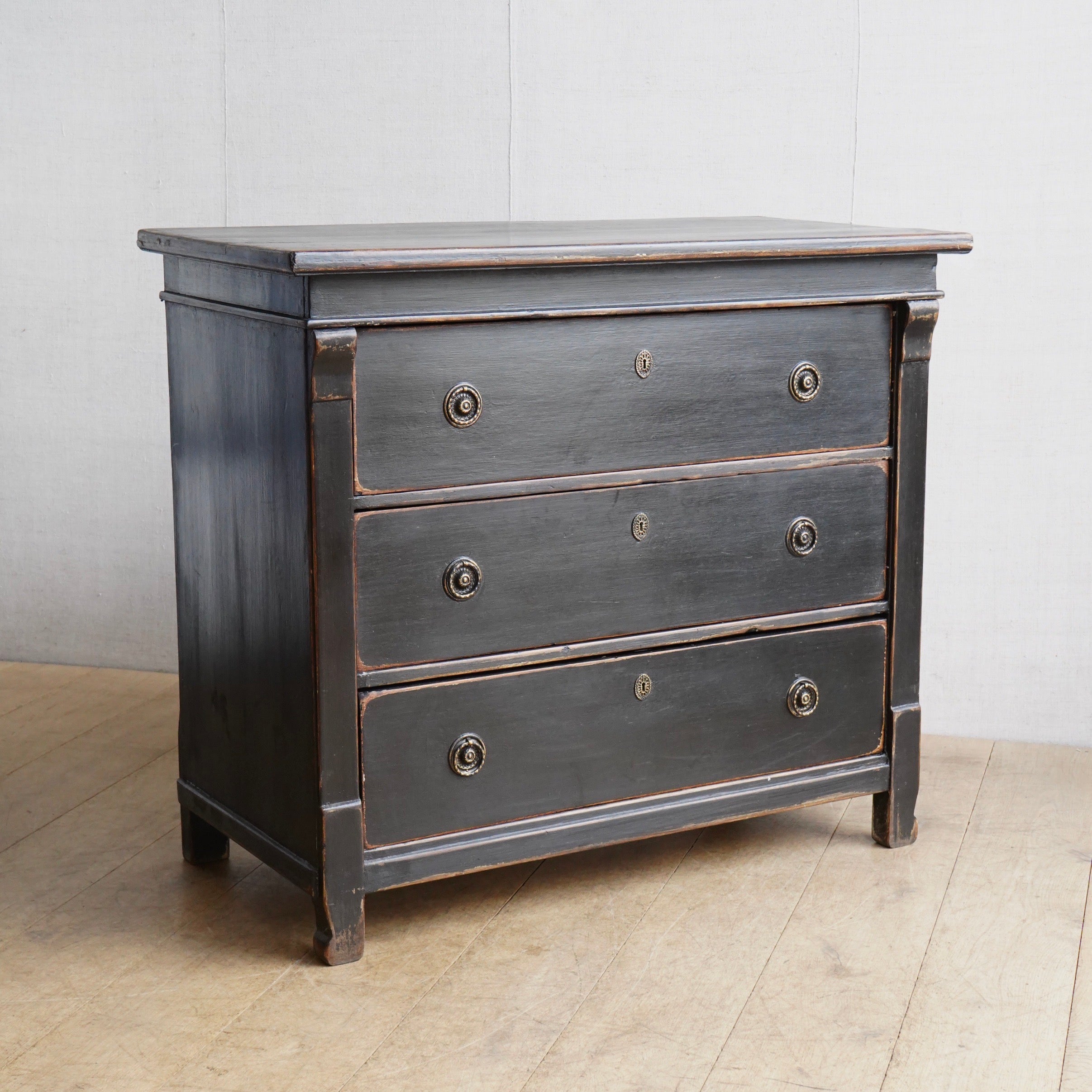 European Black Commode