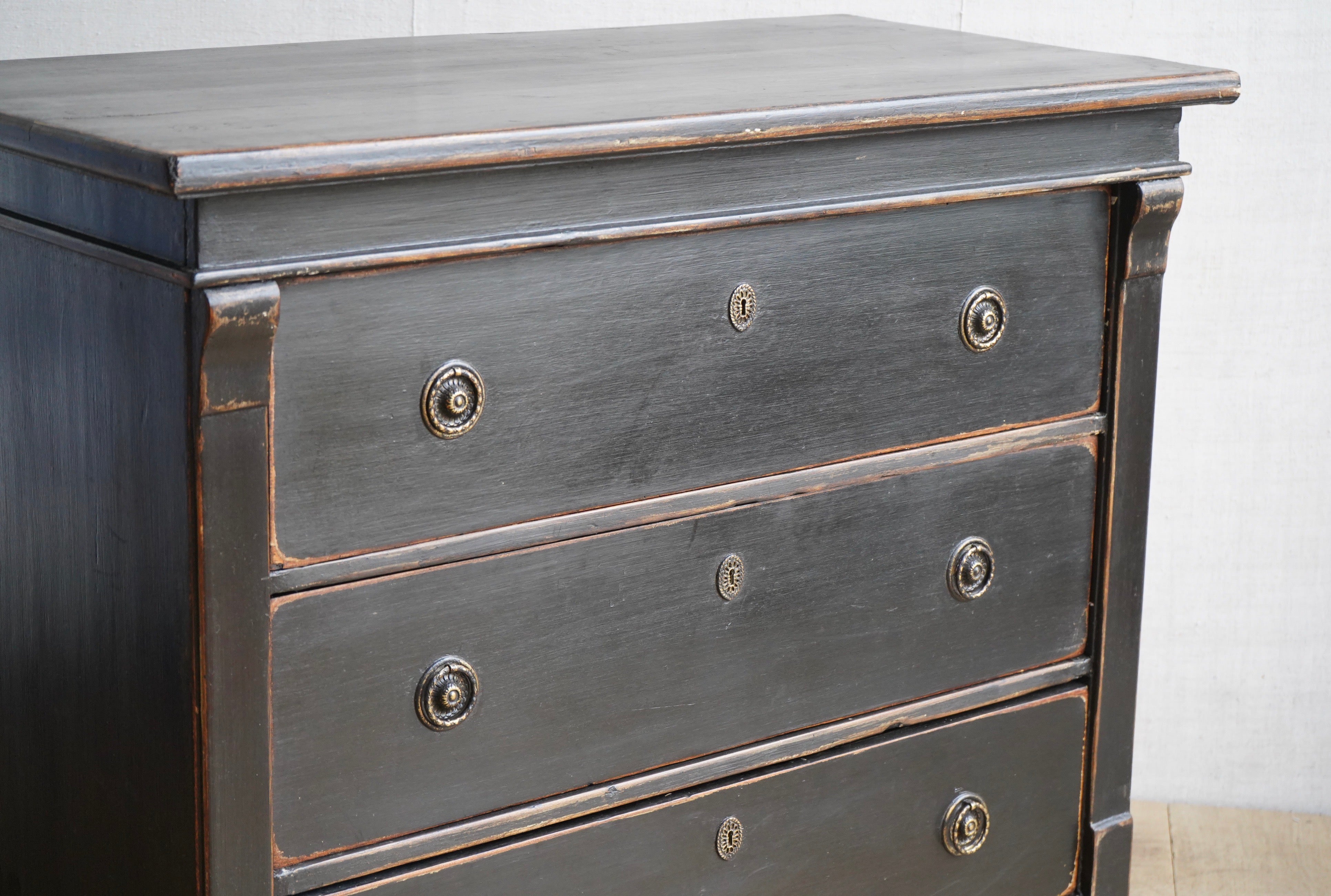 European Black Commode
