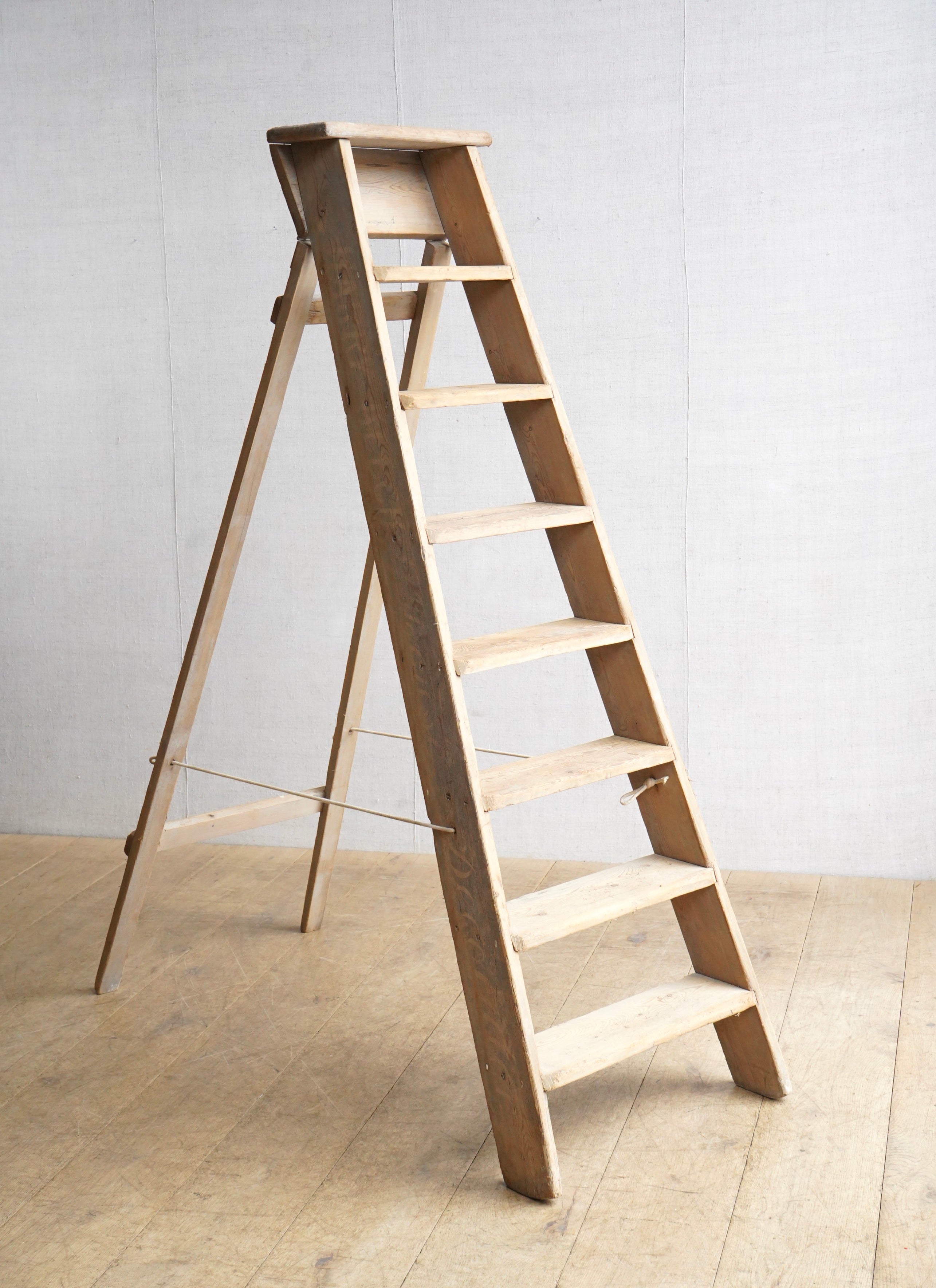 Pitch Pine Ladder