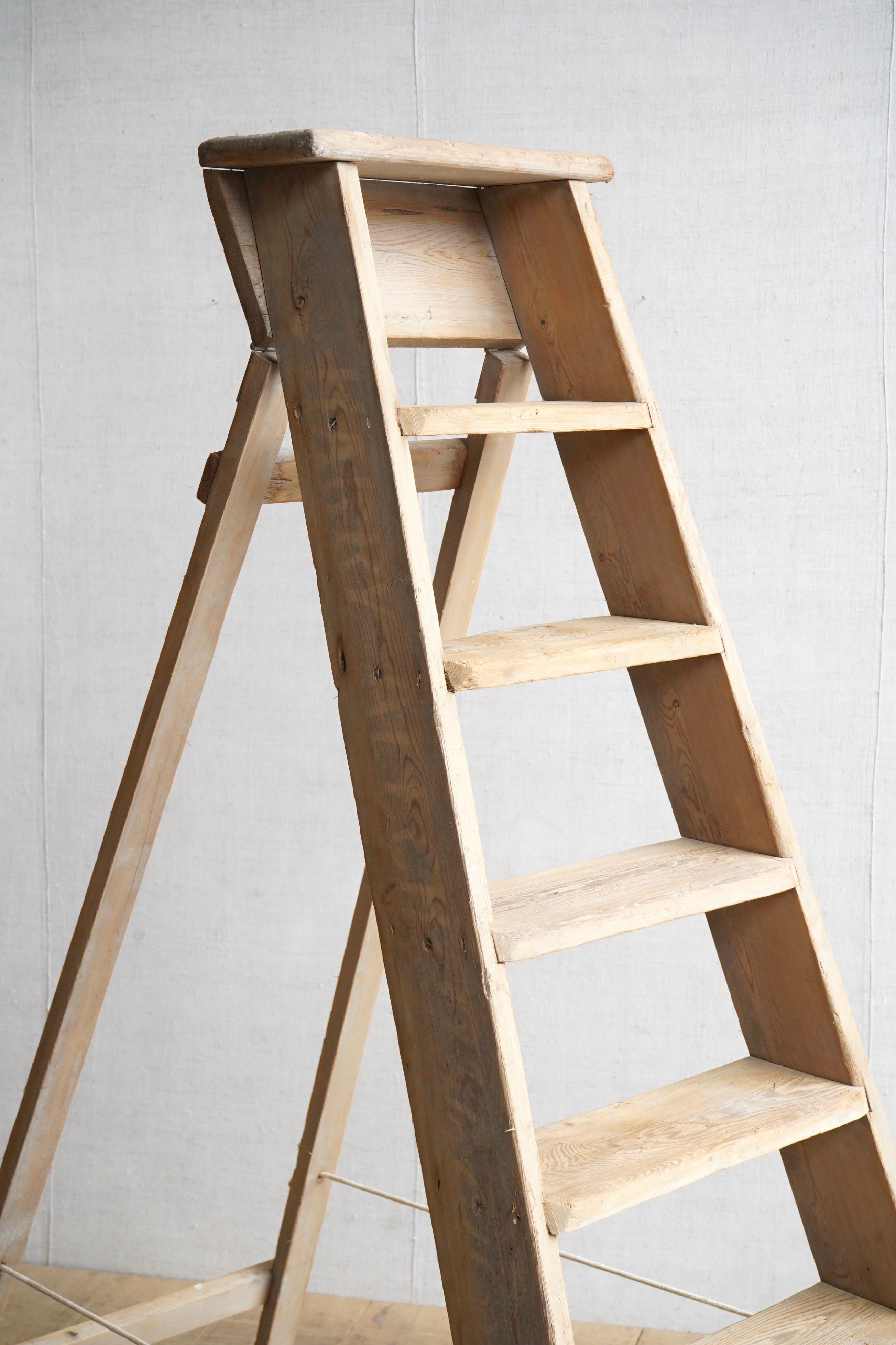 Pitch Pine Ladder