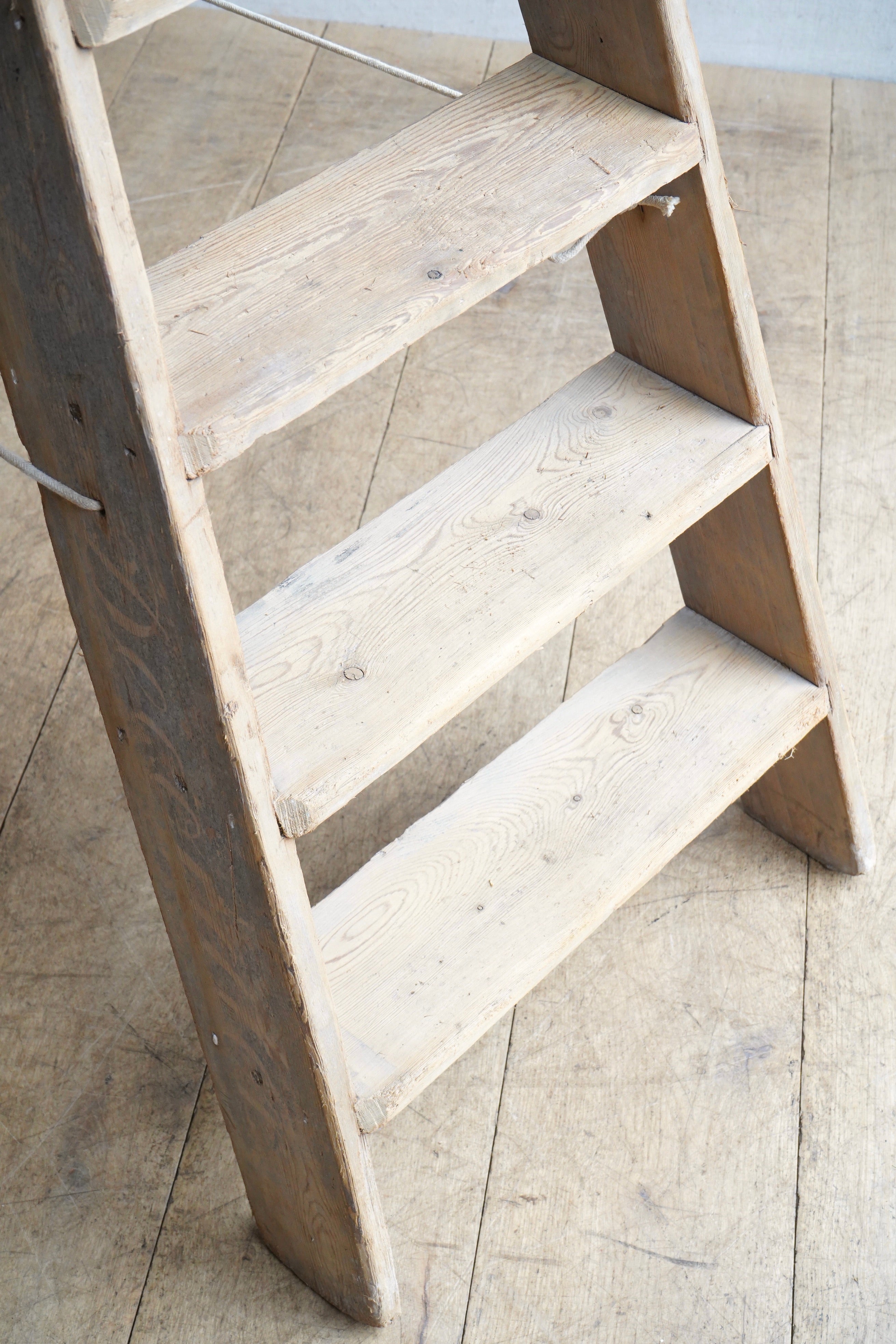 Pitch Pine Ladder